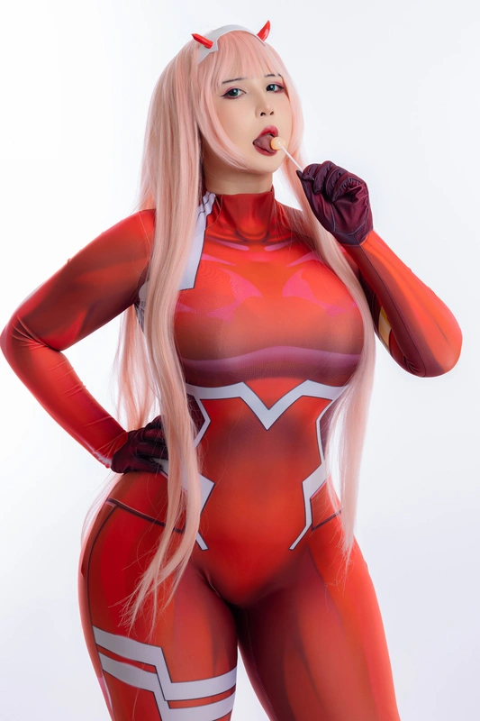 Zero Two - Uy Uy